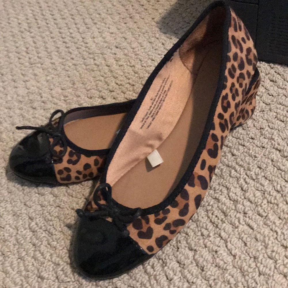 Leopard print flats